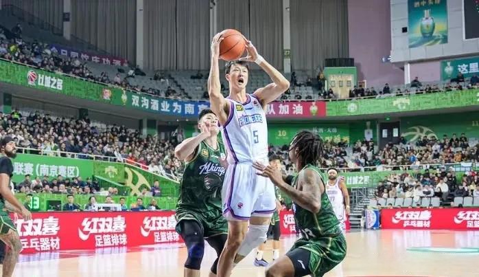 江苏男篮实力突出，大胜对手晋级下一轮的简单介绍